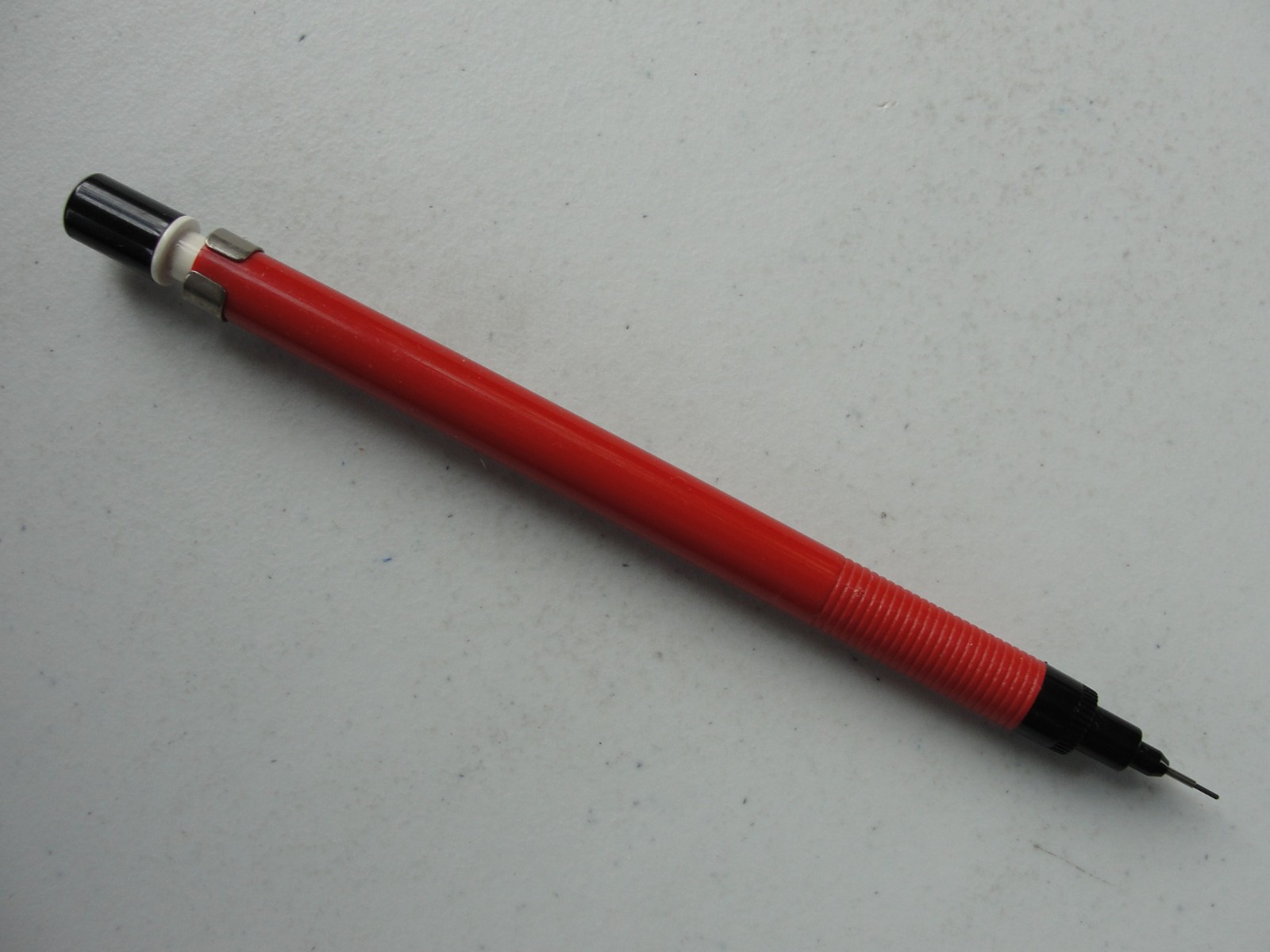 Vintage Pentech UltraSharp 0.5mm Red Black Mechanical Pencil w/ Pentech Lead