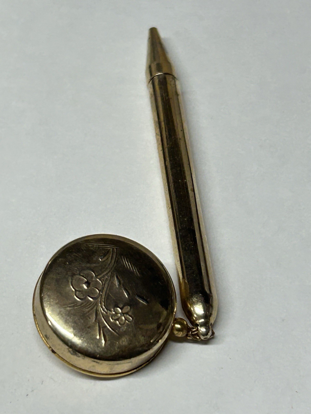 VTG Gold Tone Mechanical Retractable Chain Lead Pencil Pin Brooch Works