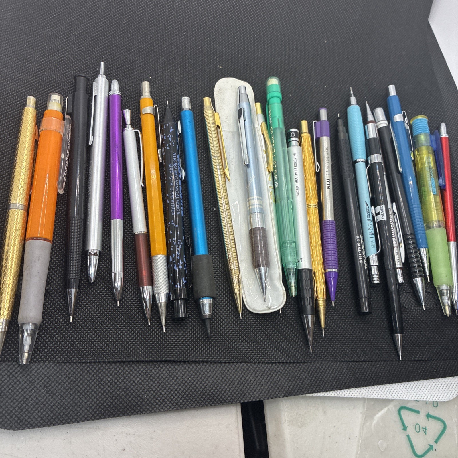 20 Mechanical Pencils Vintage Used Lot #118 LOCbbb
