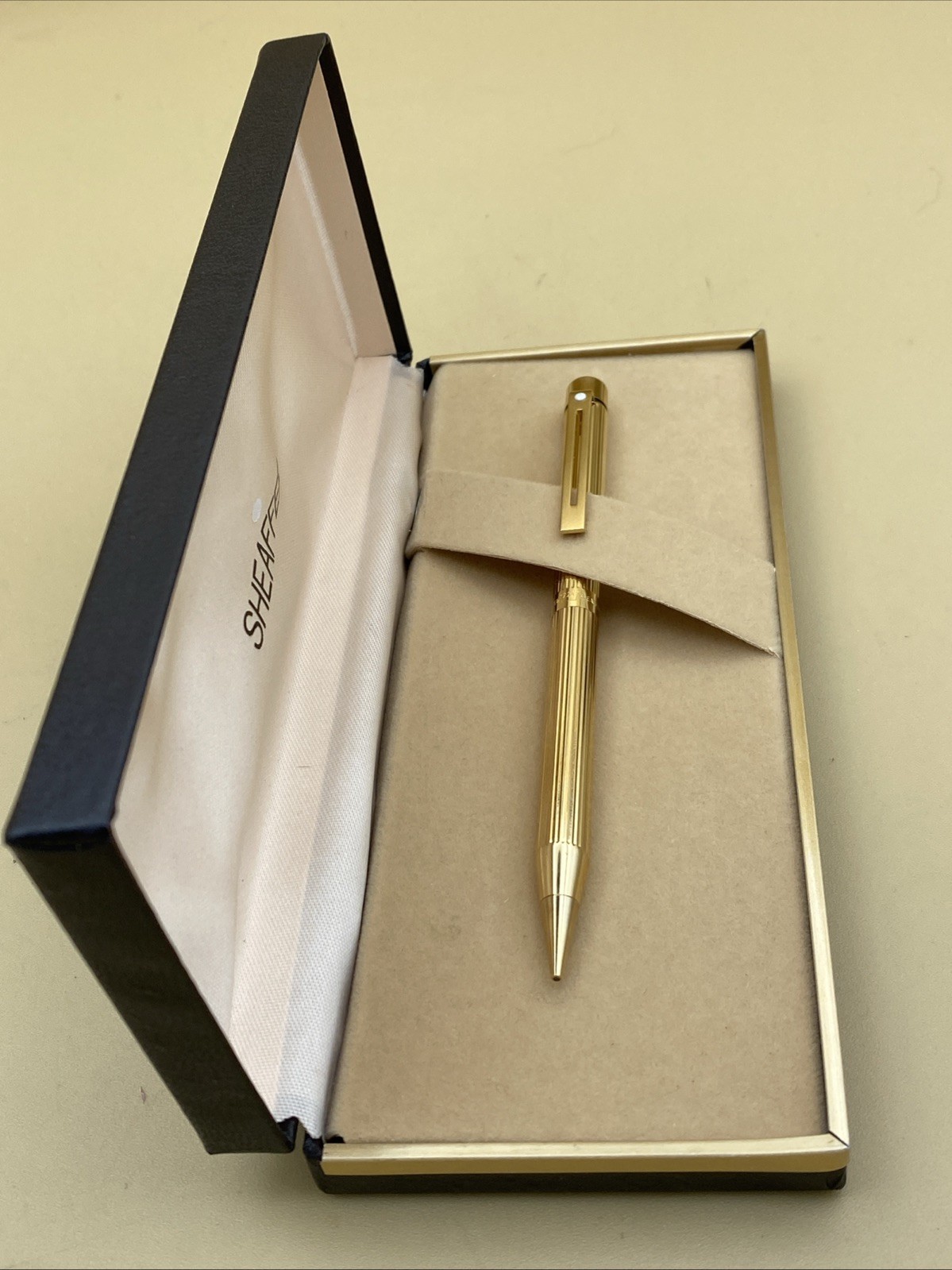 Vtg Sheaffer Gold Electroplated White Dot Mechanical Pencil Fluted wth Box
