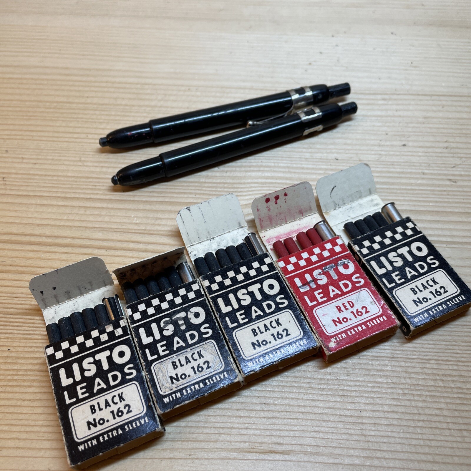 Vintage lot of 2 Listo no.1620 pencils and no. 162 black and red leads