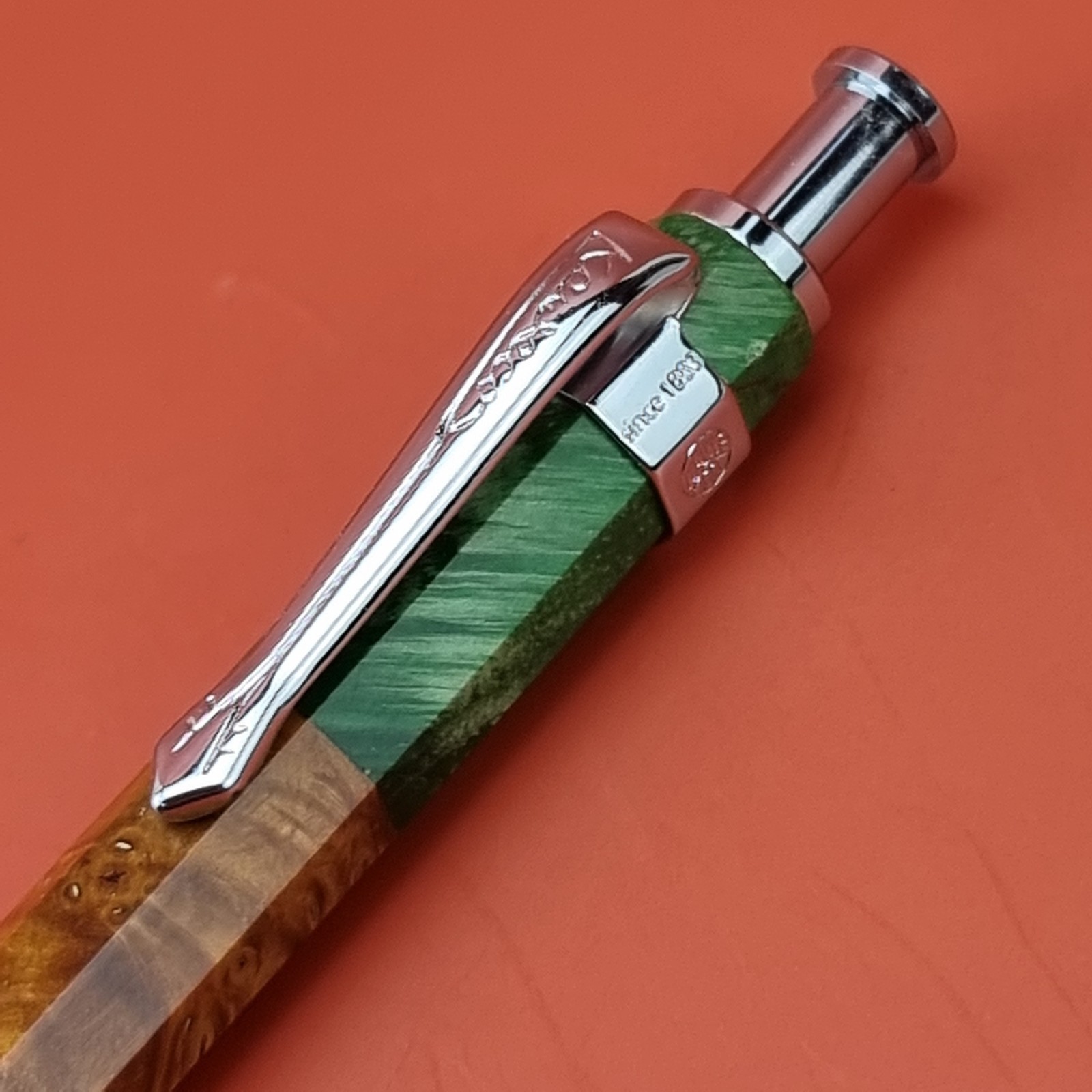 Hand Crafted Click Ballpointpen with Octagonal Wood Barrel