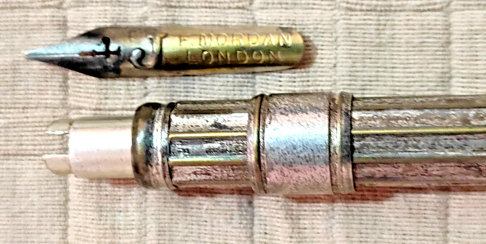 OLD DIP PEN & PENCIL COMBINATION , 11.4 CM LONG CLOSED