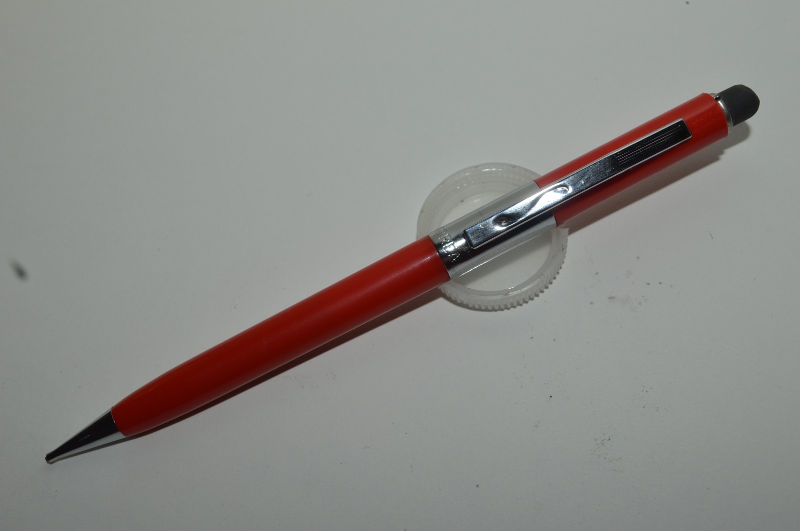 SCRIPTO P369 Mechanical Pencil 0.9mm Tu Tone Korea Red Circa 1970’s Light Use