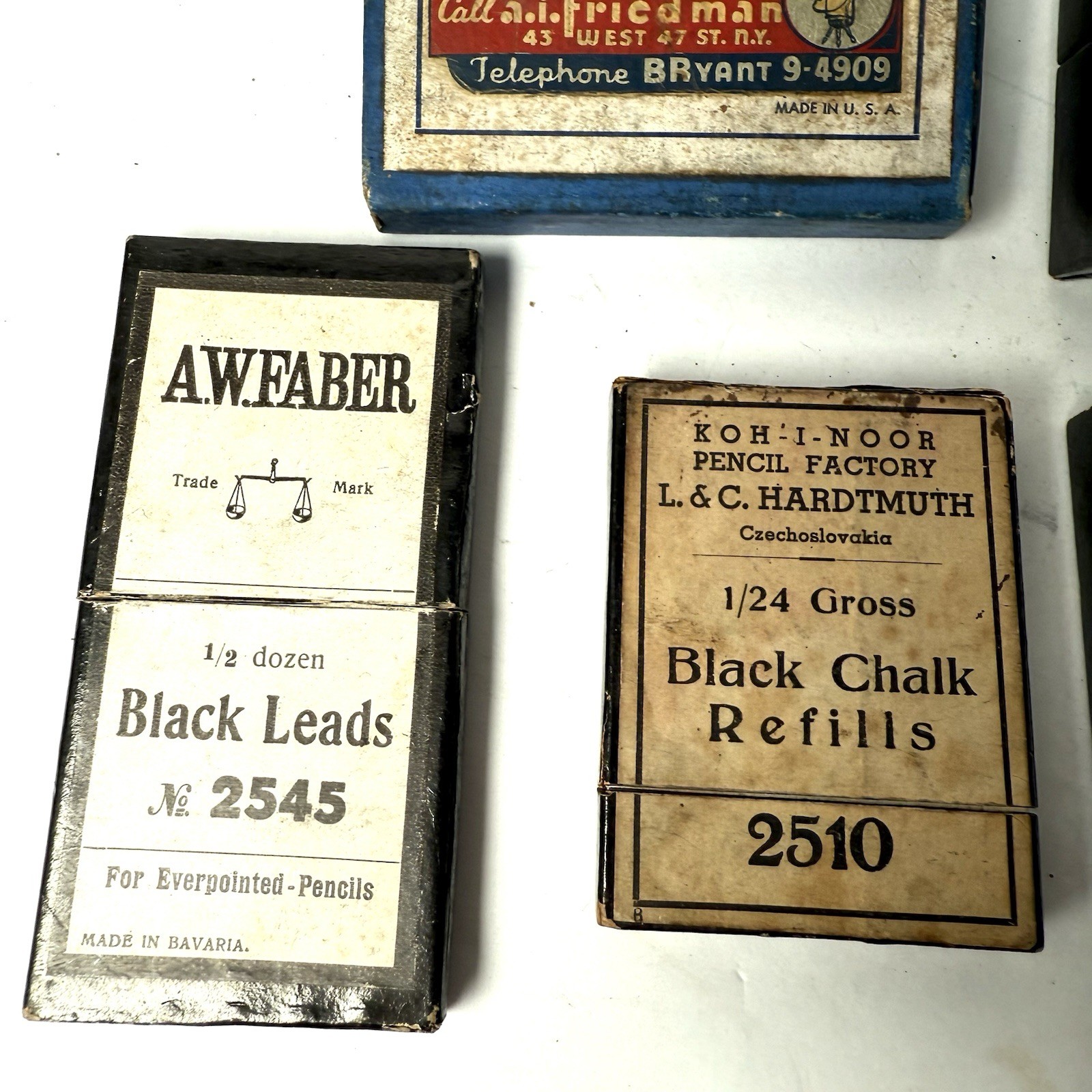 Vintage Boxes Lot Of Listo Leads Black A. W Farmer And Empire Layout Chalks