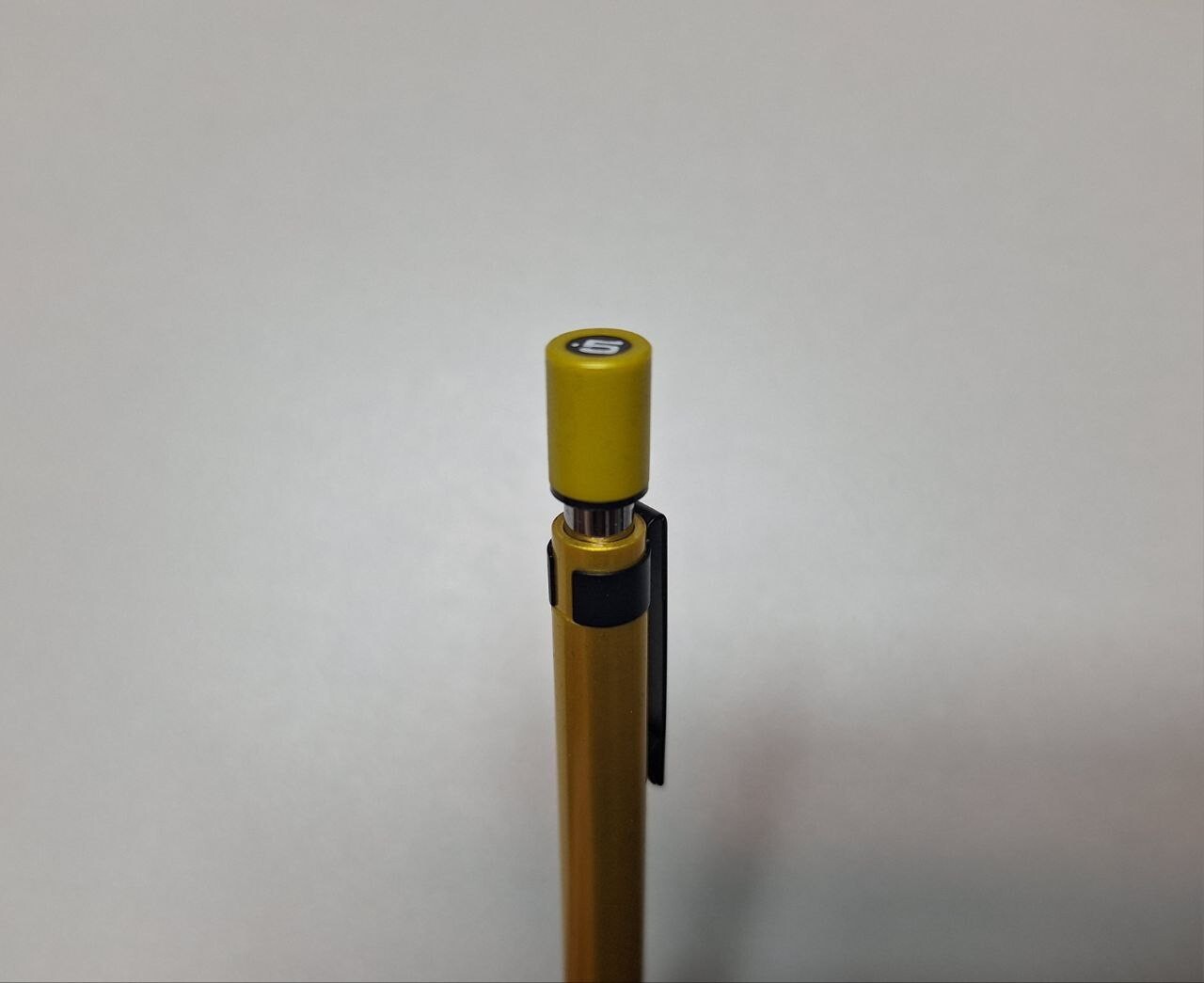 Pentel Mechanical Pencil – GRAPH 1000 0.5mm Limited 4 Edition ( BLACK & Yellow )