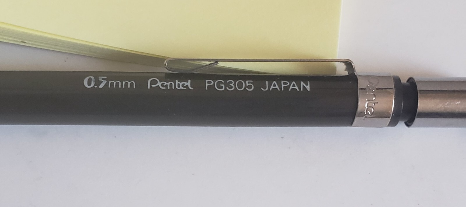 4 Pentel Pencils 2 P207 0.7mm P205 0.5mm PG305 0,5mm 2 tubes of lead P16
