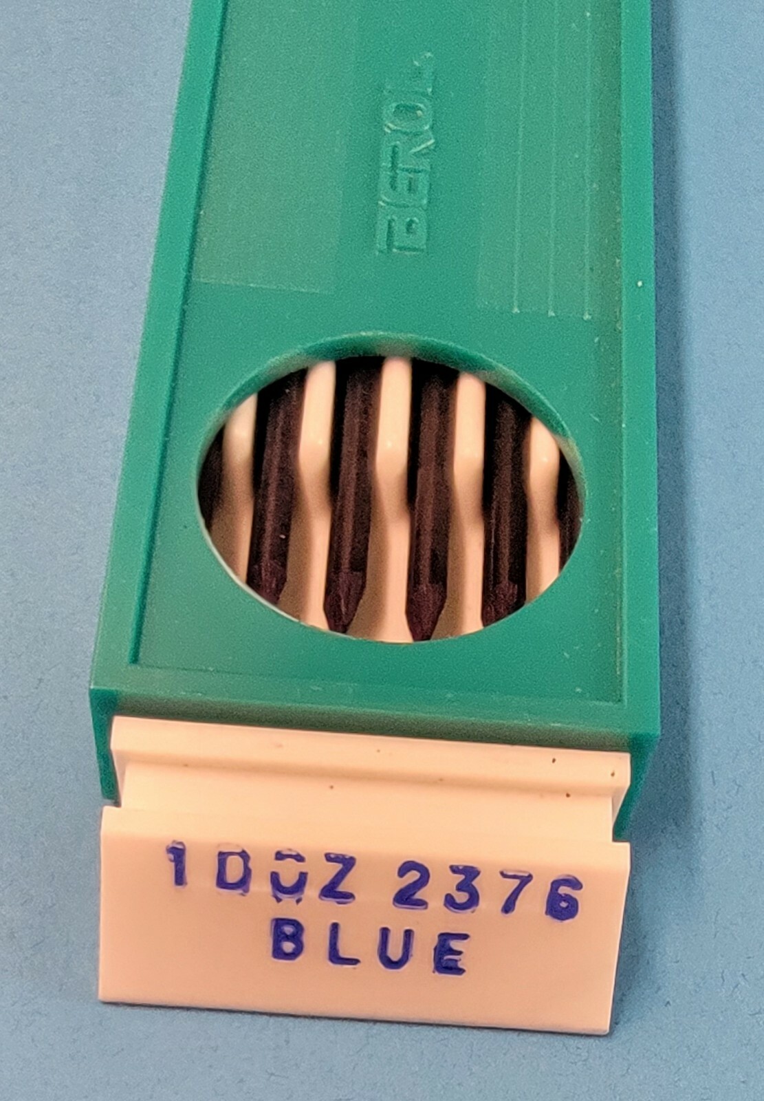 TURQUOISE EAGLE DRAWING LEADS 2376 BLUE 12 LEADS BEROL ( NEW OLD STOCK)