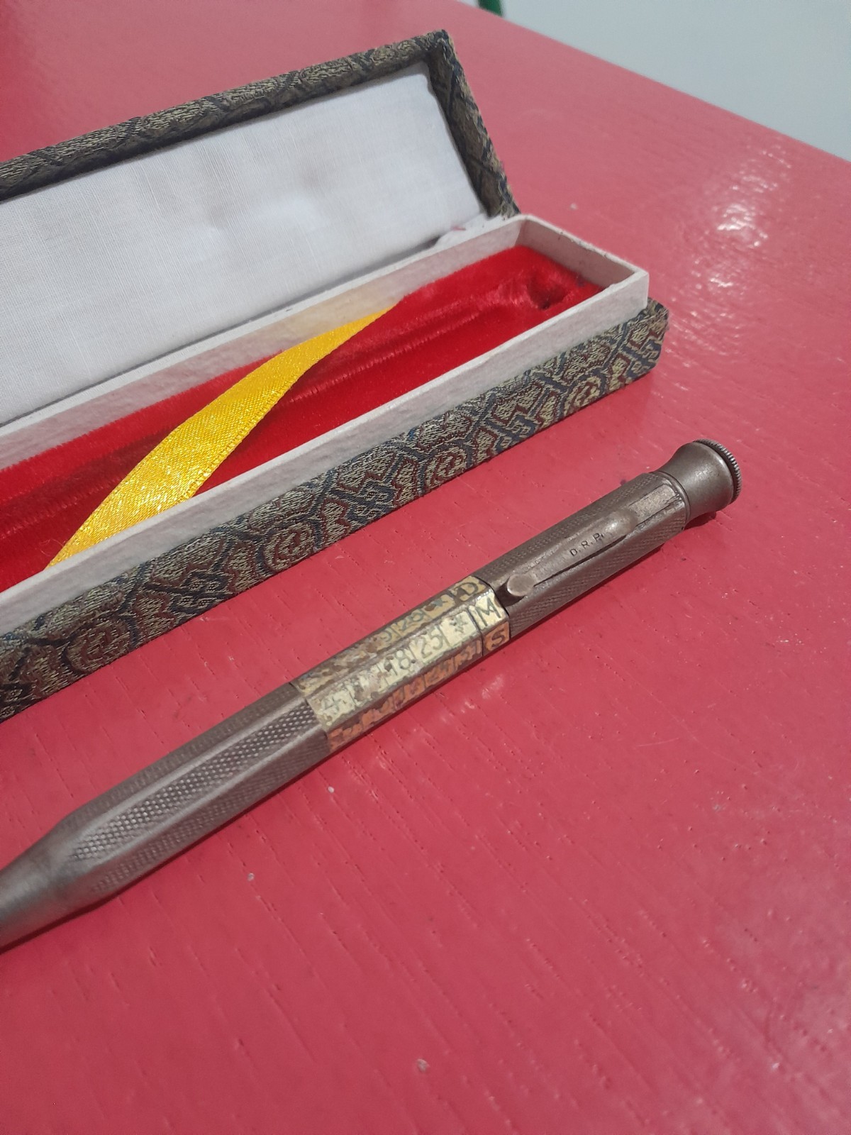 Rare Antique Mechanical Pencil. Rotating Calender Within Stem