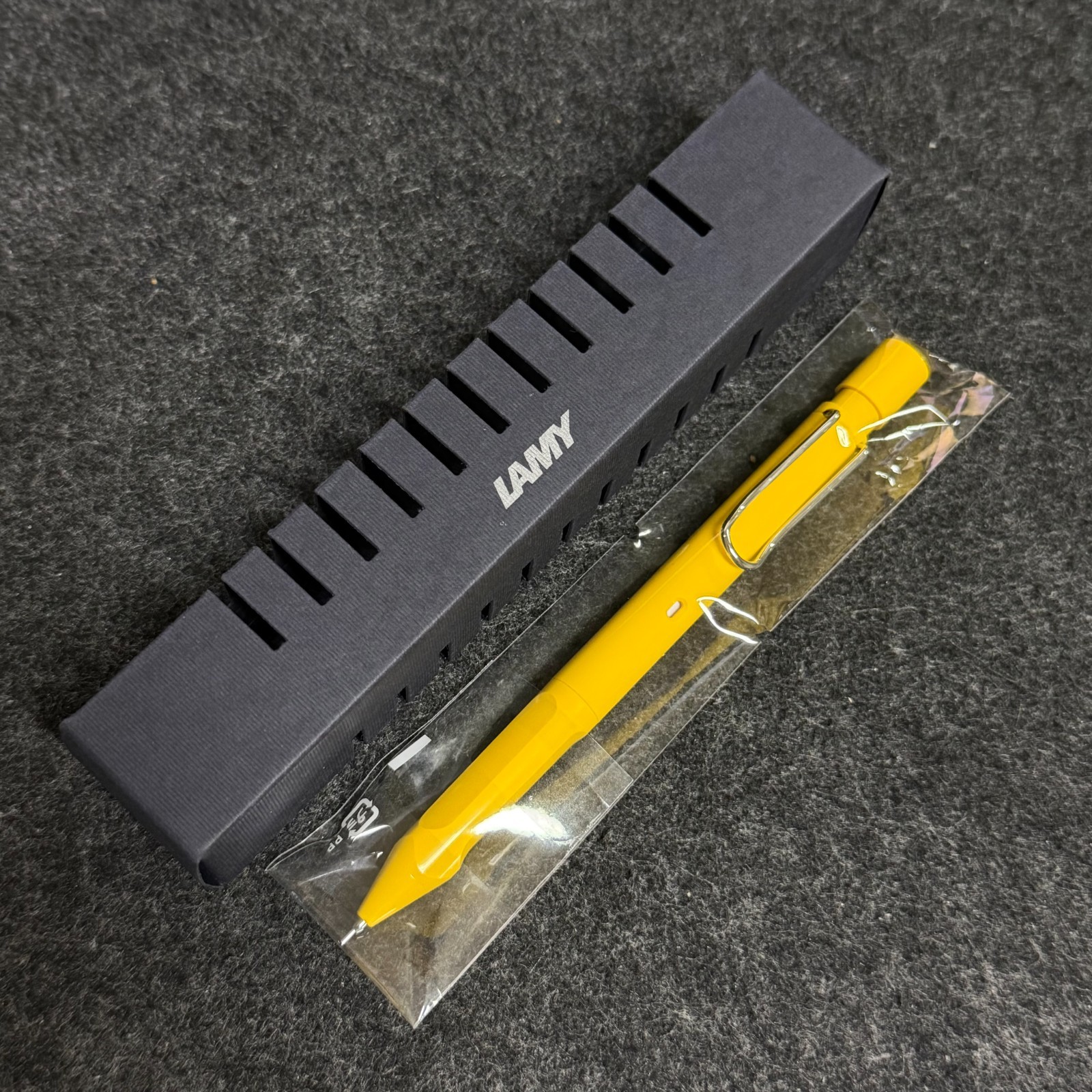[Sold] LAMY Safari x Uni Kuru Toga Mechanical Pencil 0.5mm Yellow LK18 Brand New