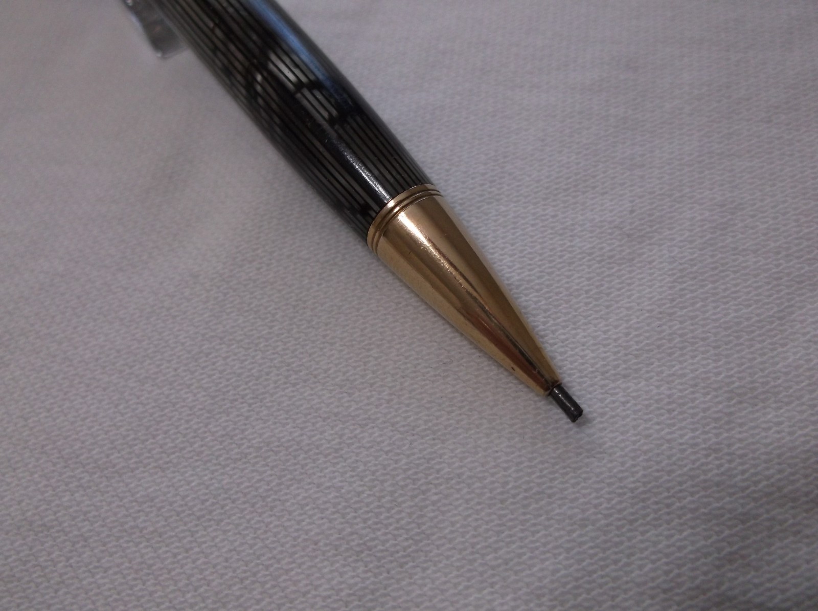VINTAGE EVERSHARP SKYLINE GRAY STRIPE MOIRE MECHANCIAL PENCIL / 1.18 mm LEAD
