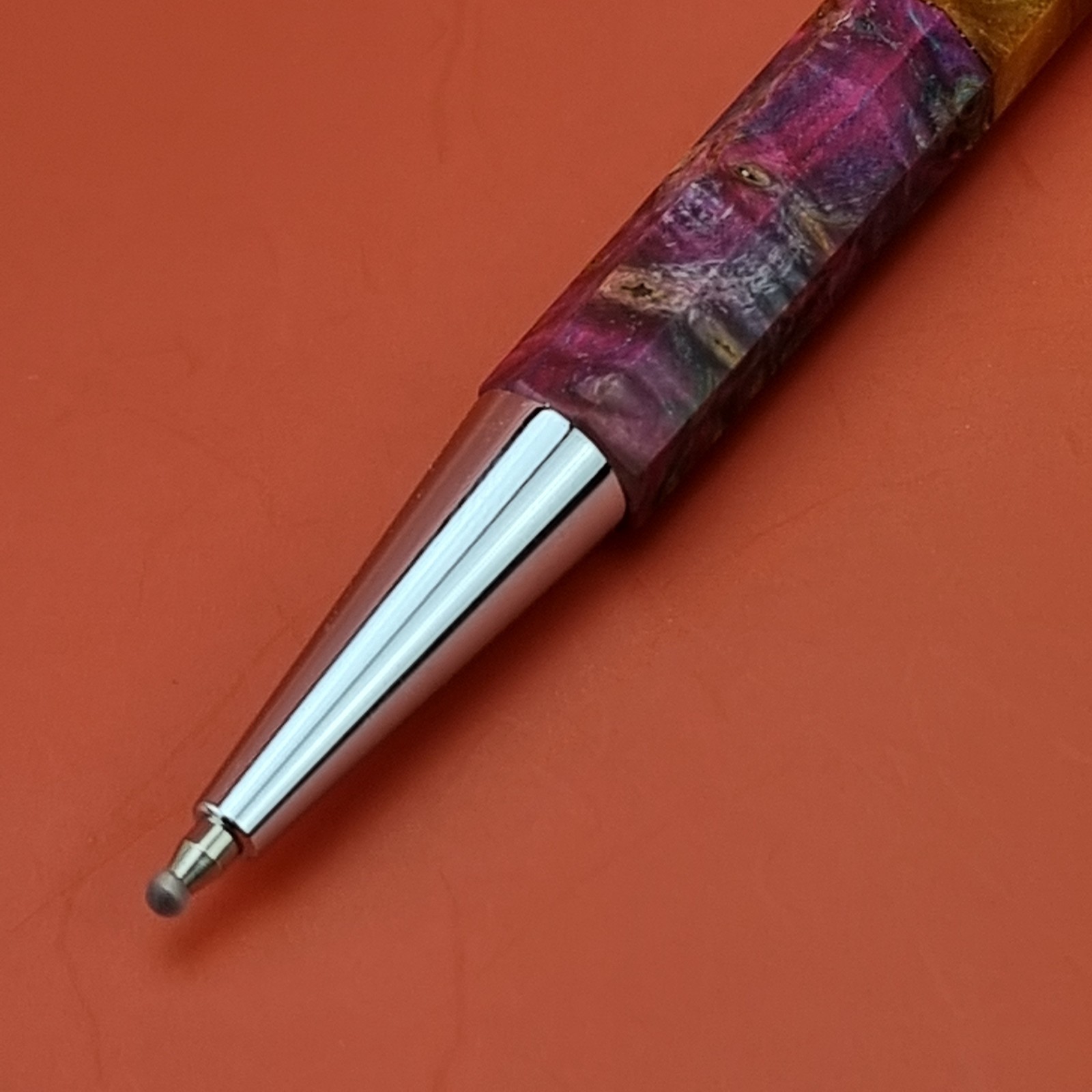 Hand Crafted Click Ballpointpen with Octagonal Wood Barrel