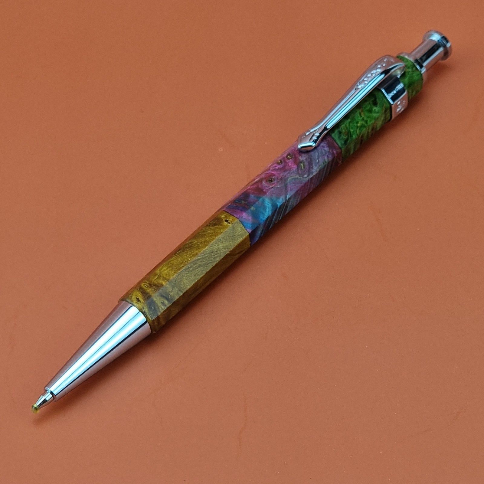 Hand Crafted Click Ballpointpen with Octagonal Wood Barrel