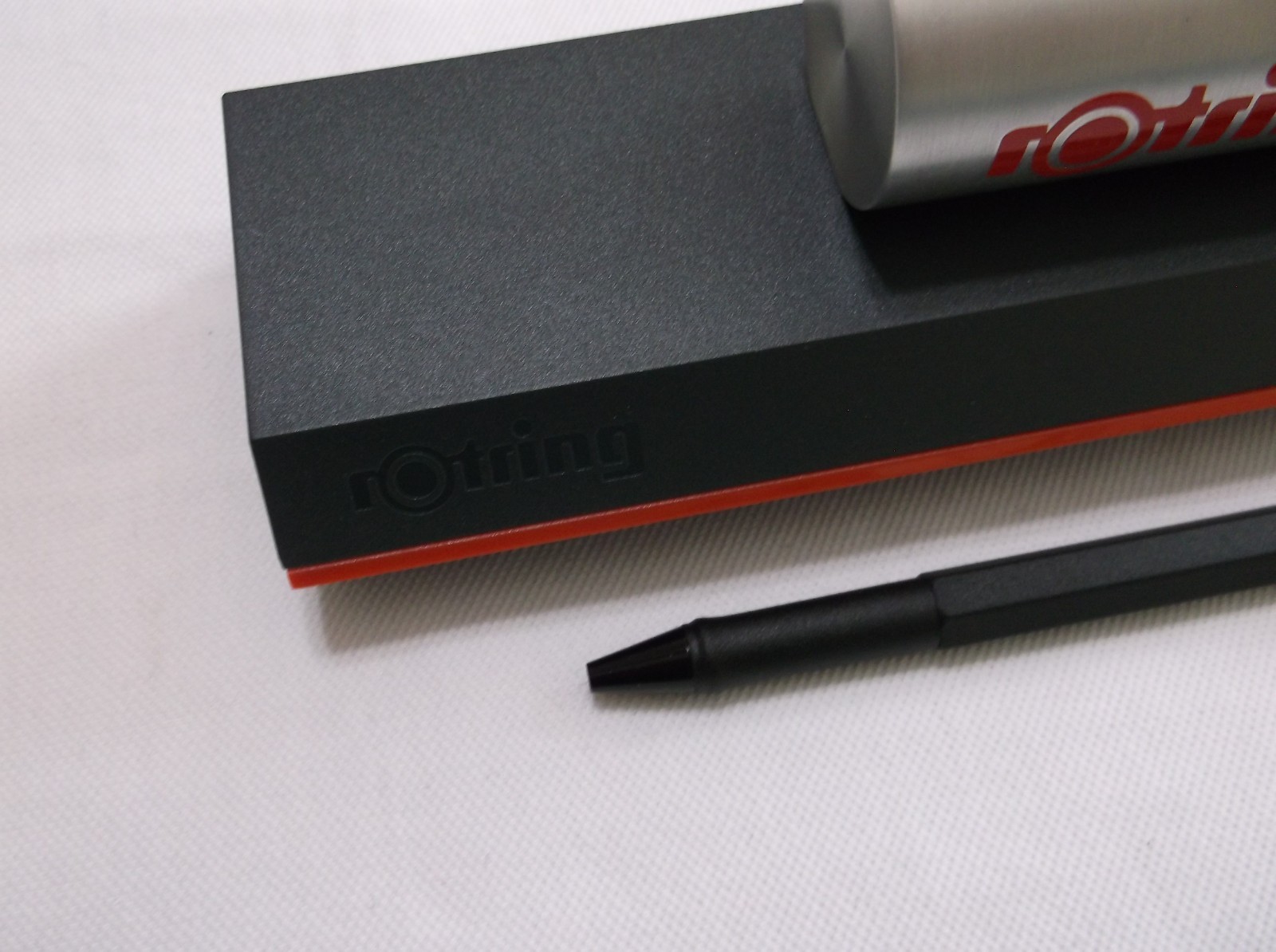 ROTRING 600 NEWTON HEXAGONAL BLACK 0.7 MM PENCIL / 46581