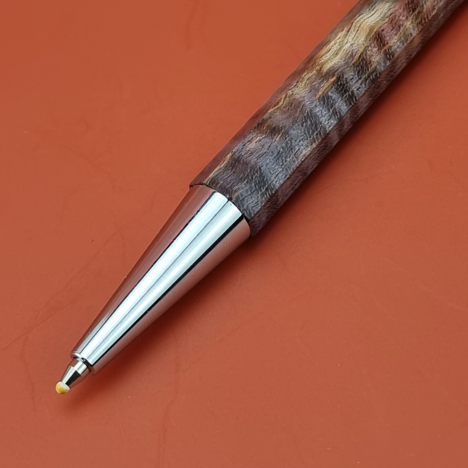 Hand Crafted Click Ballpointpen with Octagonal Wood Barrel