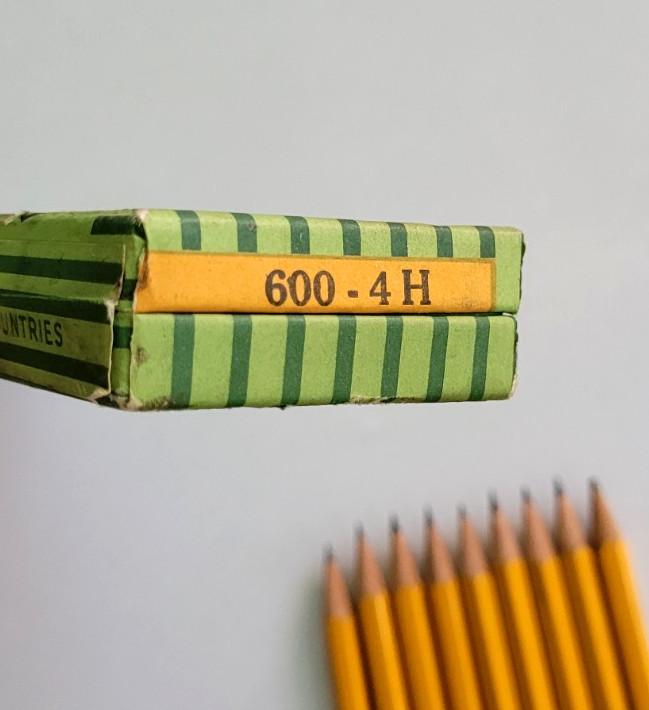 10 Vintage Van Dyke Microtomic Graphite 4H Drawing Pencils Faber #600 & Box USA