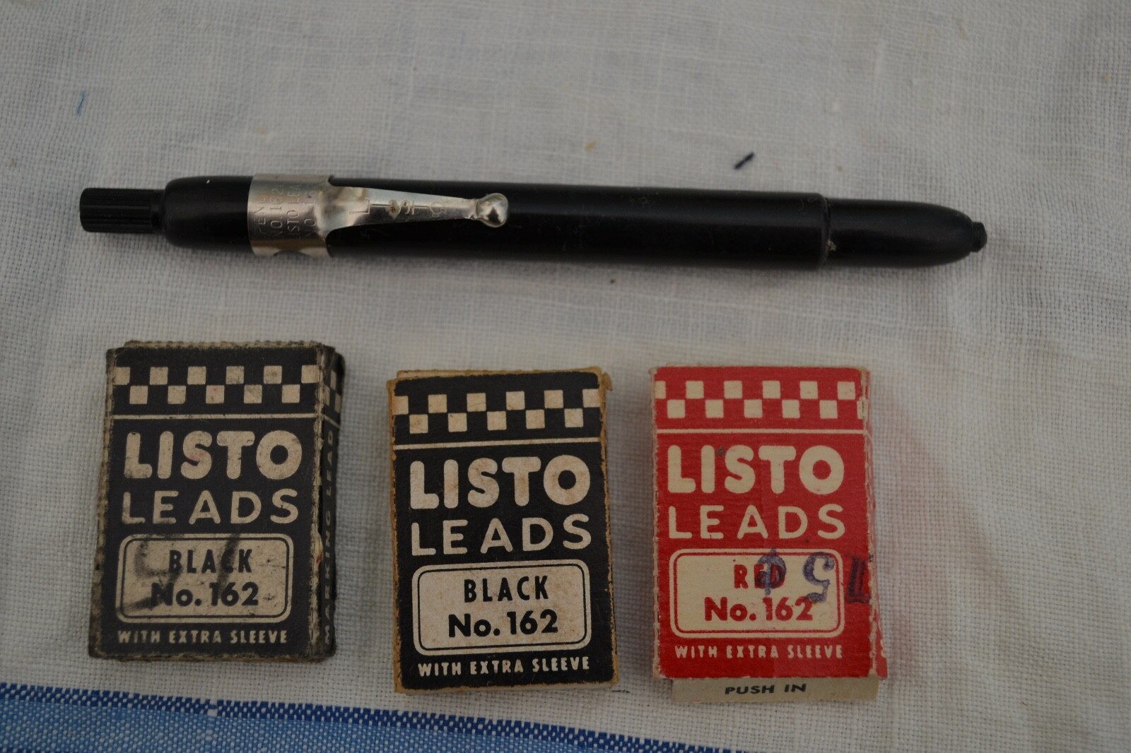 Vintage Listo Marker 162 and 3 Boxes of Leads