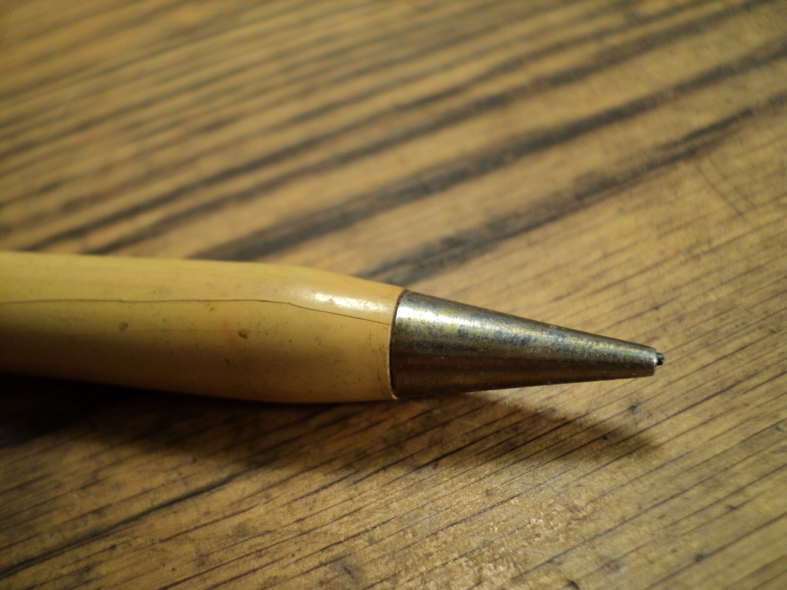 Vintage Fat Mechanical Pencil Willows Hotel Linton No Dak Sample No. 68-4