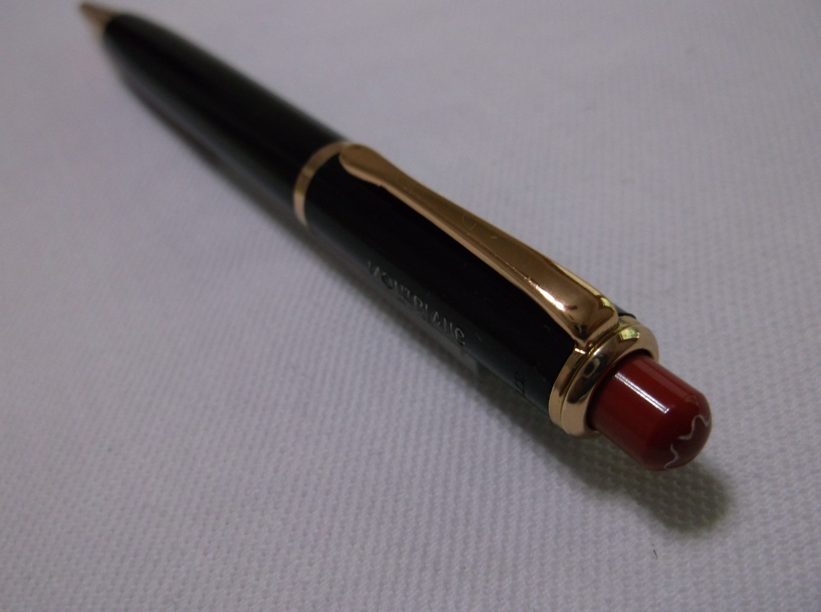 MONTBLANC PIX # 372 BLACK MECHANCIAL PENCIL WITH RED PUSH BUTTON/ 1.18 mm lead