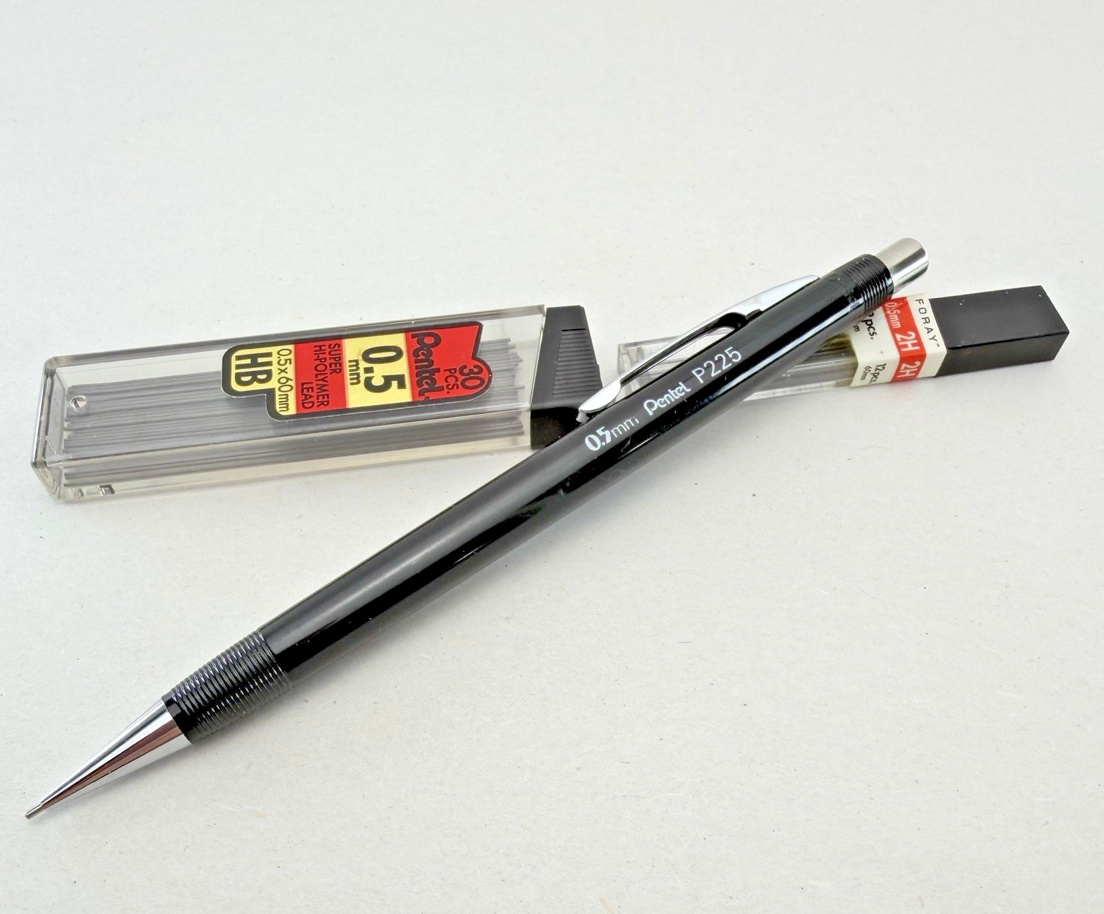 VTG Pentel P225 Mechanical Pencil 0.5mm Black Silver Trim Drafting 2 Tubes Lead