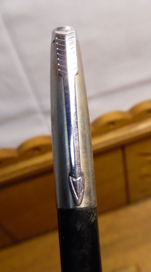 3 Vintage Mechanical Pencils – Scripto Parker Sheaffer – And 1 Parker Pen Casing