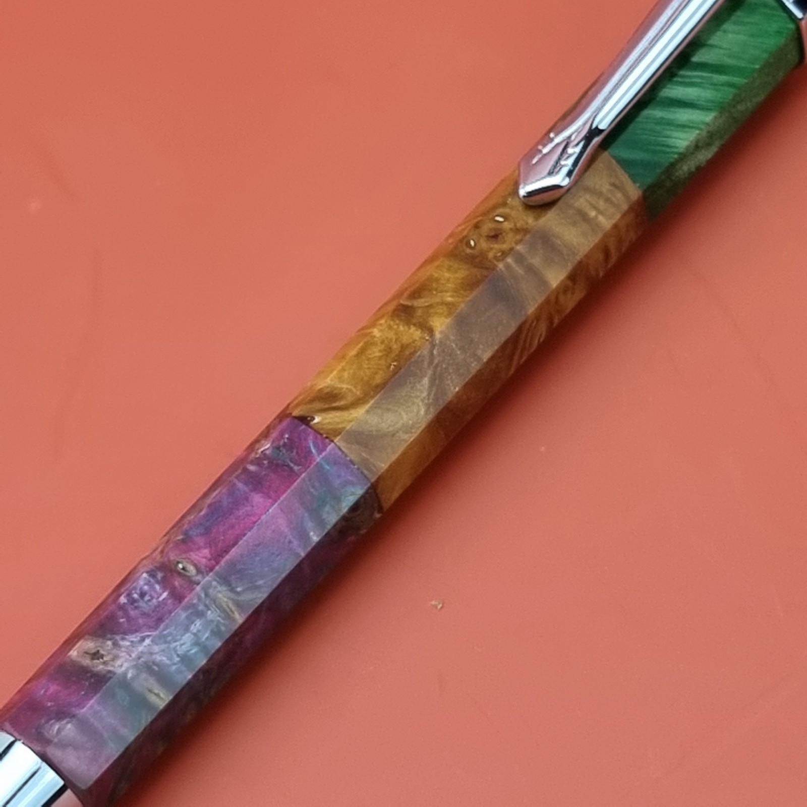 Hand Crafted Click Ballpointpen with Octagonal Wood Barrel