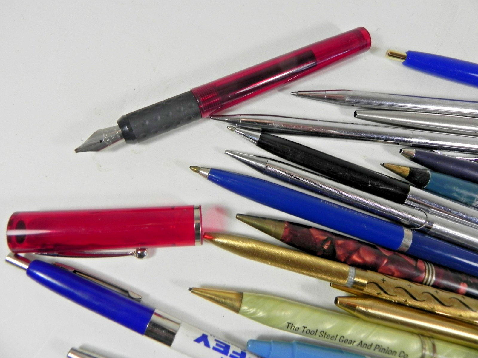 Large Lot of Vintage Advertising, Sheaffer, Fountain, Mechanical Pens & Pencils
