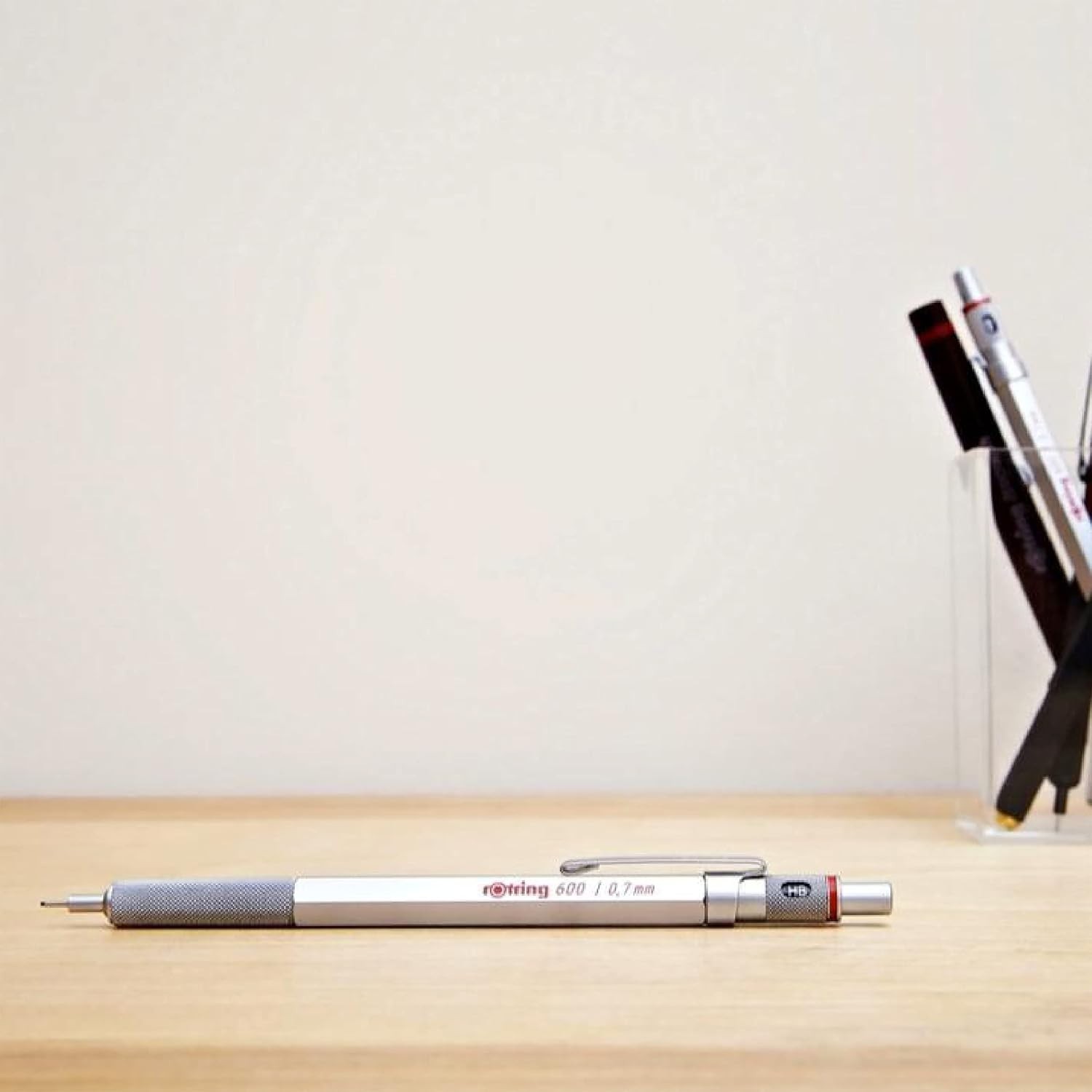 600 Mechanical Pencil with 0.7mm Lead in Silver – Ergonomic and Precision Design