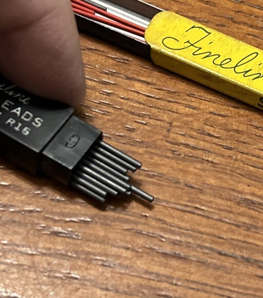VINTAGE SHEAFFER’S FINELINE THIN LEADS Red F15 Tin,fineline Thick Lead R15