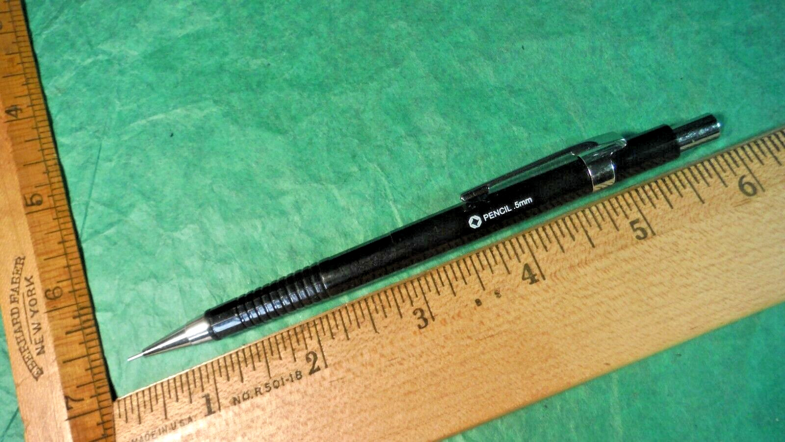 Mechanical Pencil Vintage 0.5 mm Pencil with UNKNOWN LOGO
