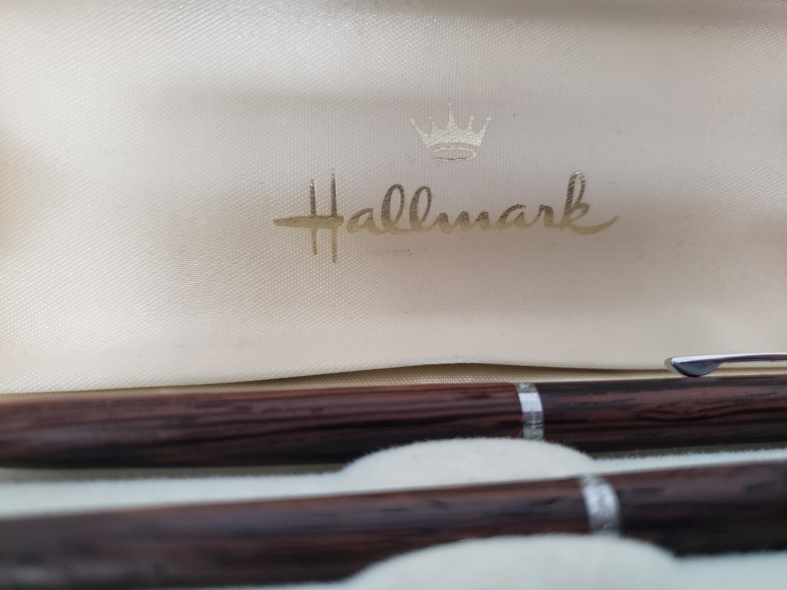VINTAGE HALLMARK WOOD PEN AND MECHANICAL PENCIL SET, ORIGINAL CASE