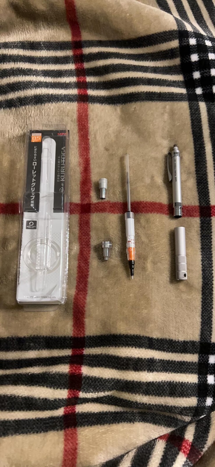 Uni Kuru Toga Roulette Model Auto Lead Rotation 0.5mm Mechanical Pencil Silver