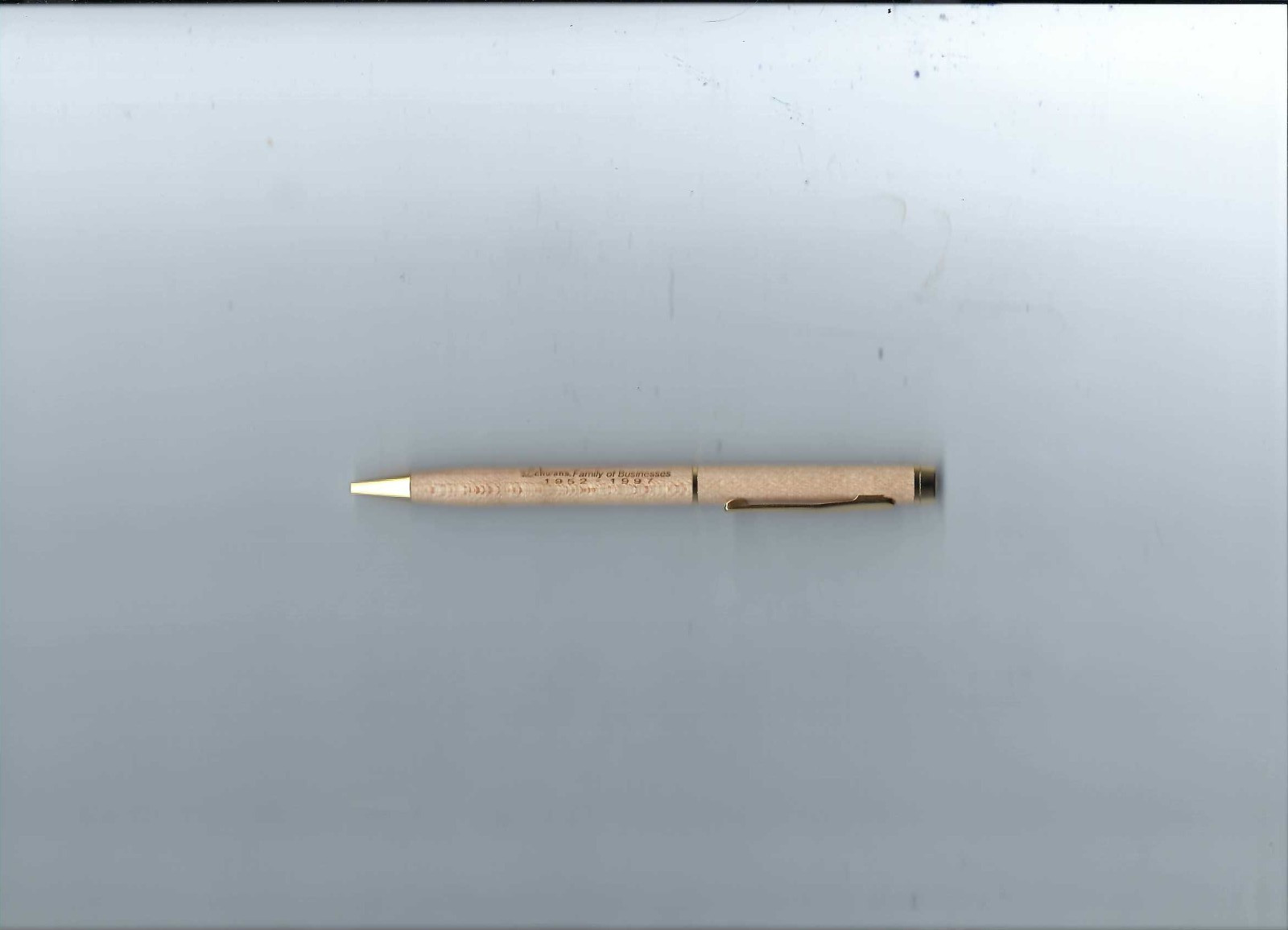 Vintage Unbranded Handmade Light Wood W/Gold Trim 0.9 mm Twist Pencil W/ Adv.