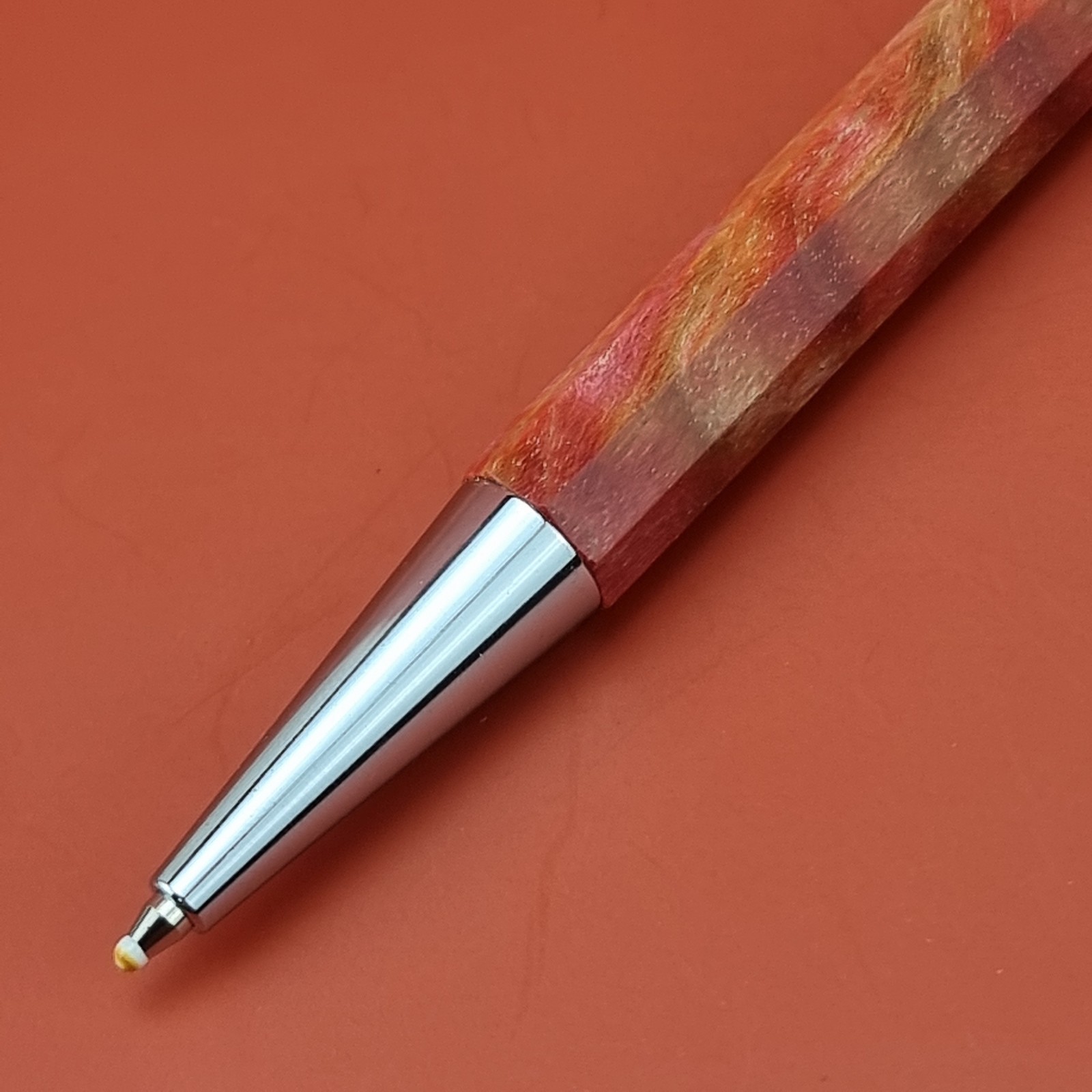 Hand Crafted Click Ballpointpen with Octagonal Wood Barrel