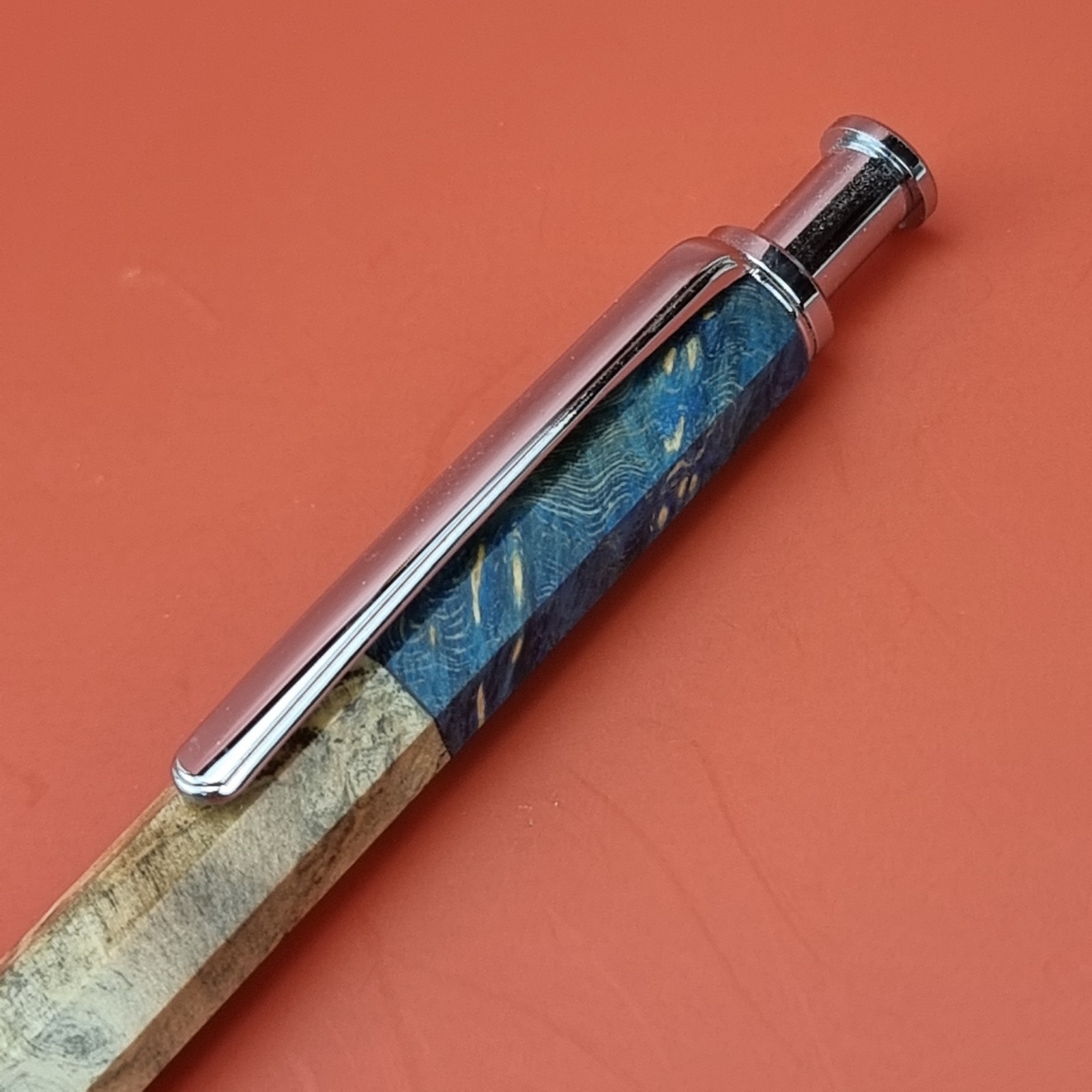 Hand Crafted Click Ballpointpen with Octagonal Wood Barrel