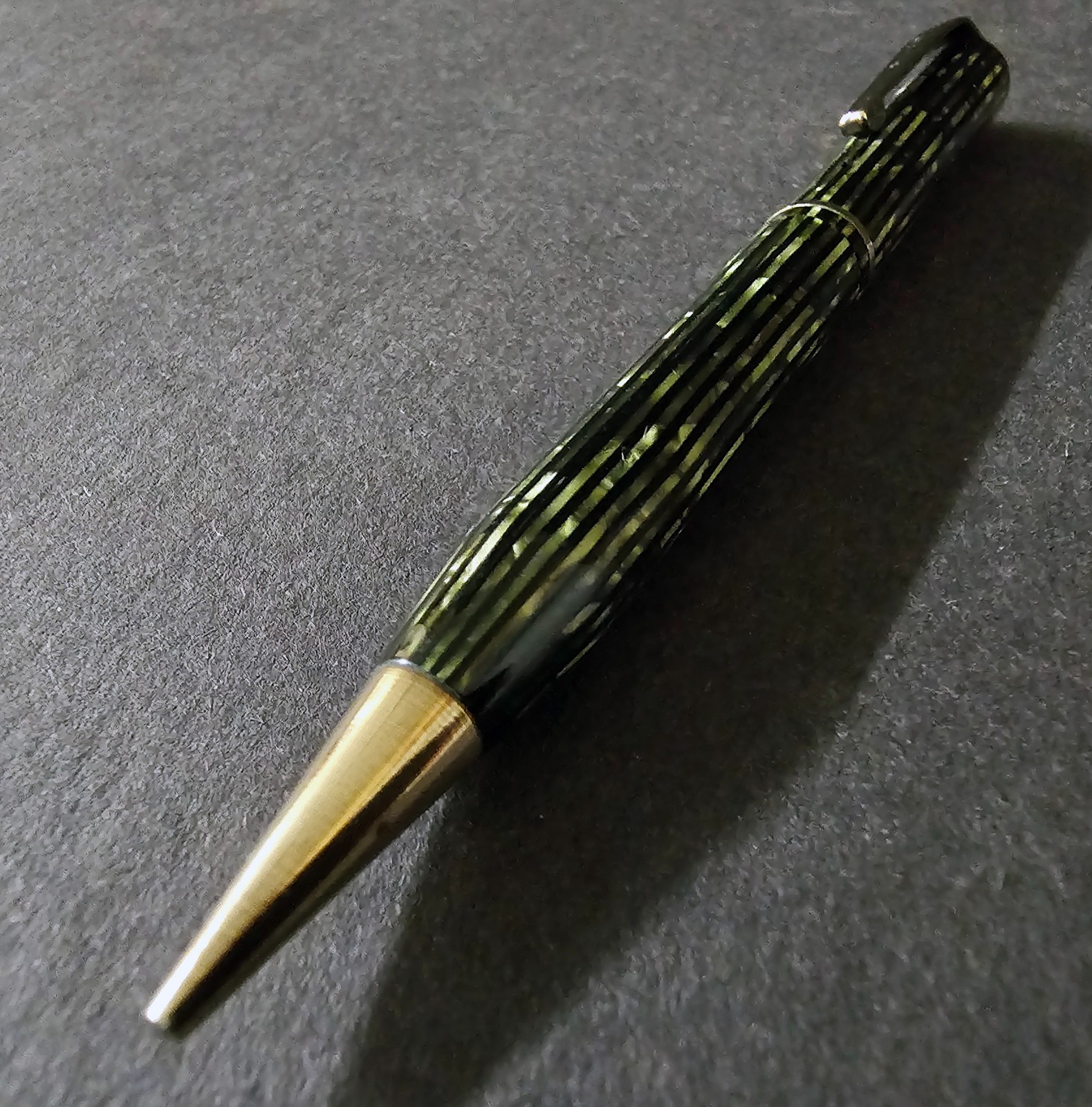 1940’s Venus Mechanical Pencil Striated Green Celluloid Works Smoothly VERY NICE