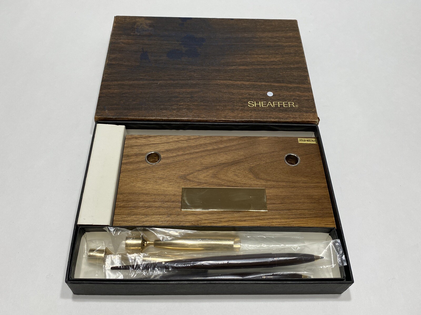 SEAFFER DESK SET WITH TWO DECOR BALLPOINTS W06/ WALNUT BASE SOLID WALNUT -BROWN