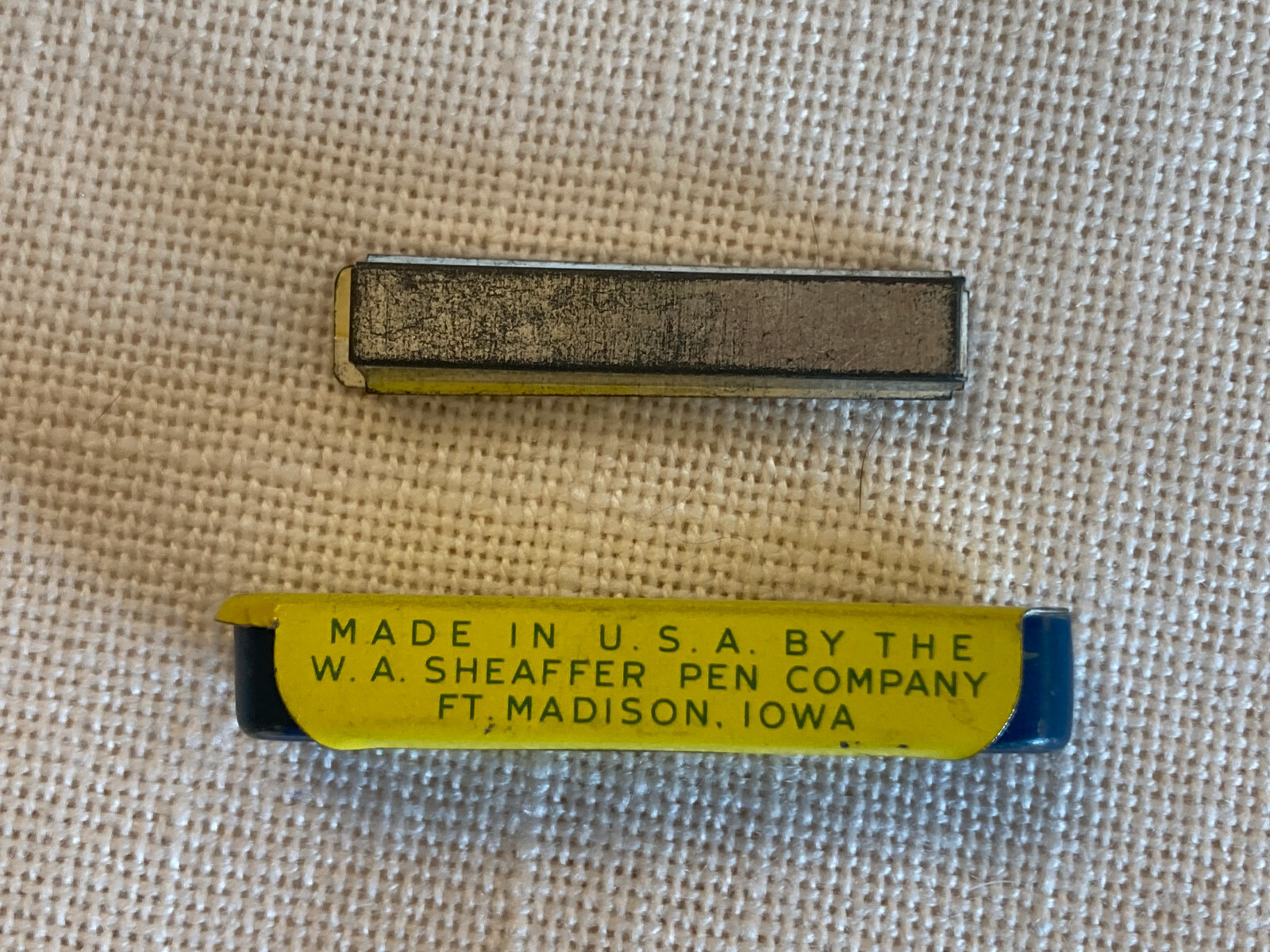 VINTAGE SCHEAFFER FINELINE PENCIL LEADS IN TIN