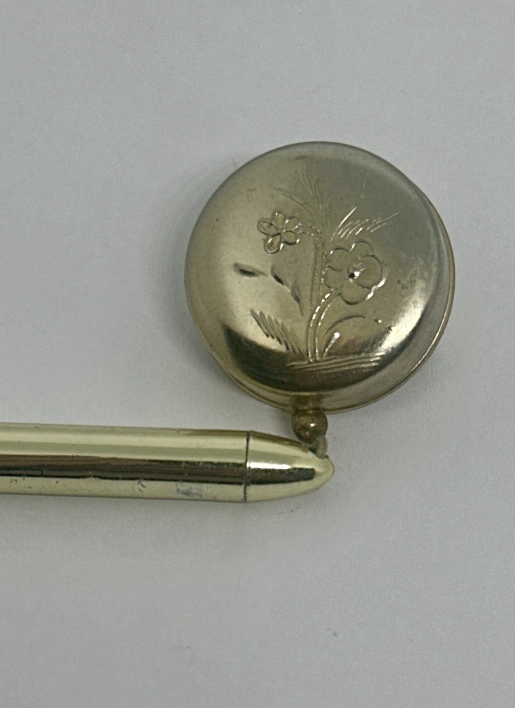 Vintage 1950’s-1960’s Gold Tone Lead Pencil Retractable Chain Brooch Pin