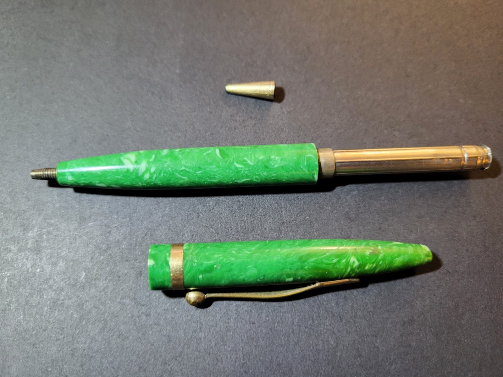 1930s SHEAFFER BALANCE MECHANICAL PENCIL JADE GREEN CELLULOID