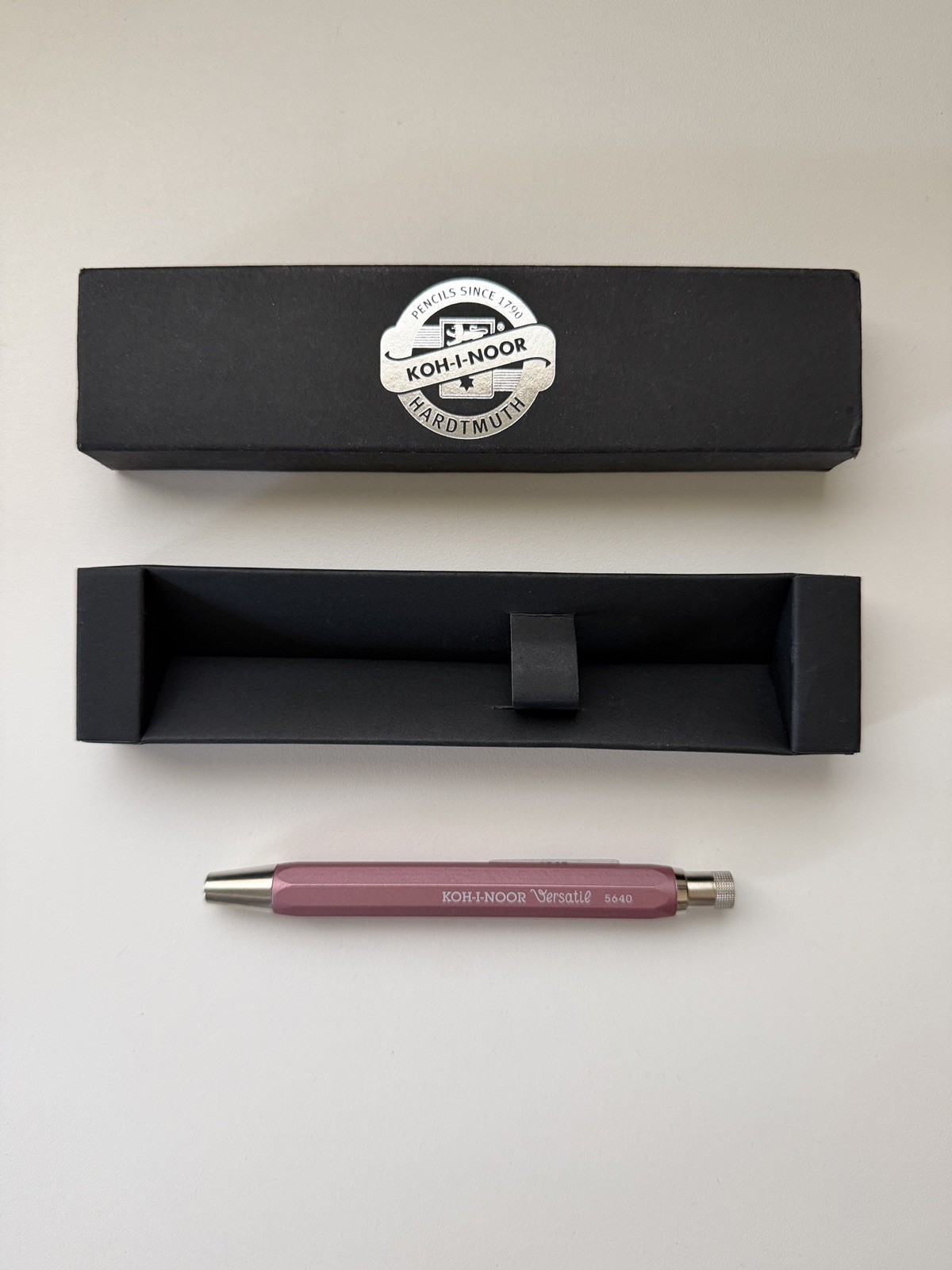 5.6mm Diameter Mechanical Clutch Lead Holder Pencil – Bordeaux Red
