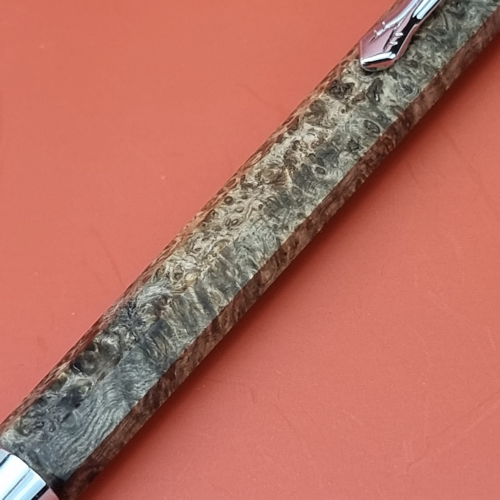 Hand Crafted Click Ballpointpen with Octagonal Wood Barrel