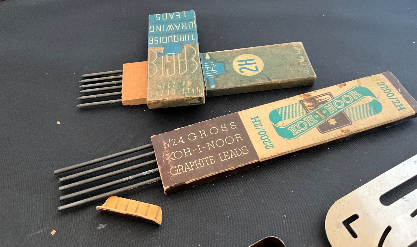 MIXED LOT OF VINTAGE MECHANICAL LEADS, ERASING SHIELD, ERASERS W/VINTAGE TIN