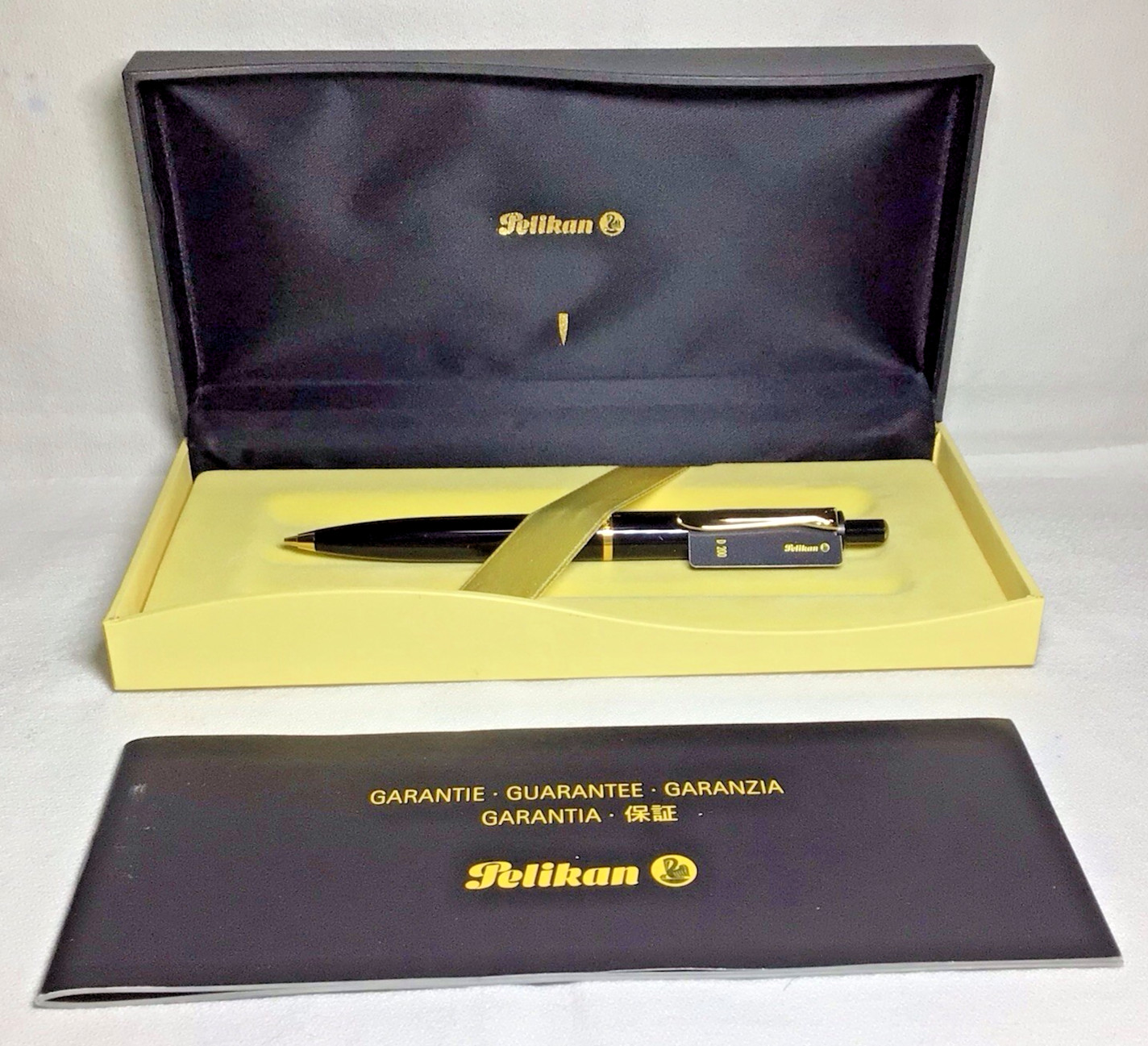 Pelikan Souveran D200 .7mm Pencil Black New In Box Product