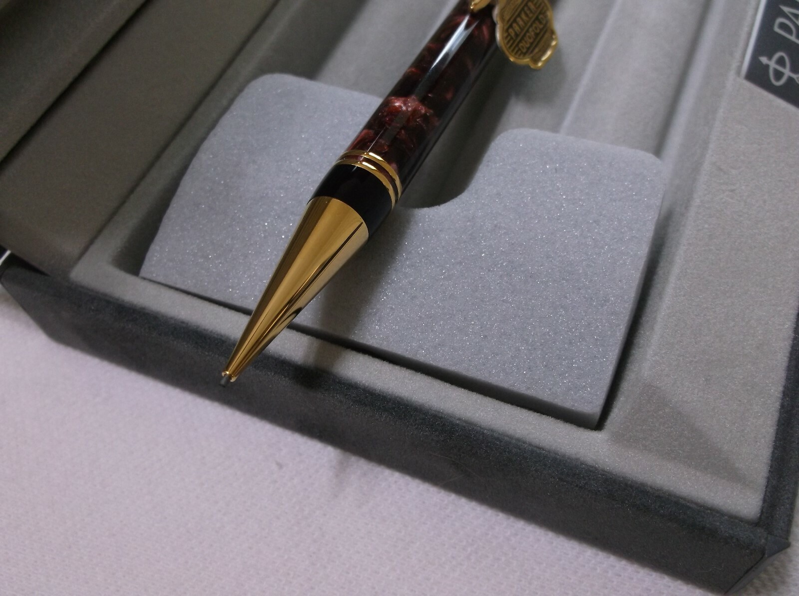 PARKER DUOFOLD MARBLED MAROON & GOLD 0.9 mm PENCIL / NEW IN BOX / MADE IN UK