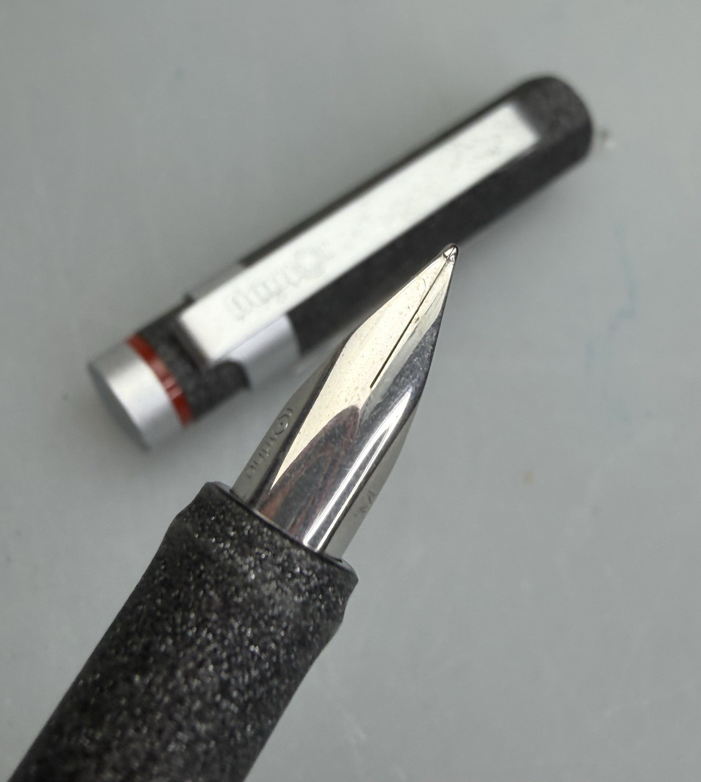 NOS ROTRING 600 NEWTON LAVA METAL FOUNTAIN PEN