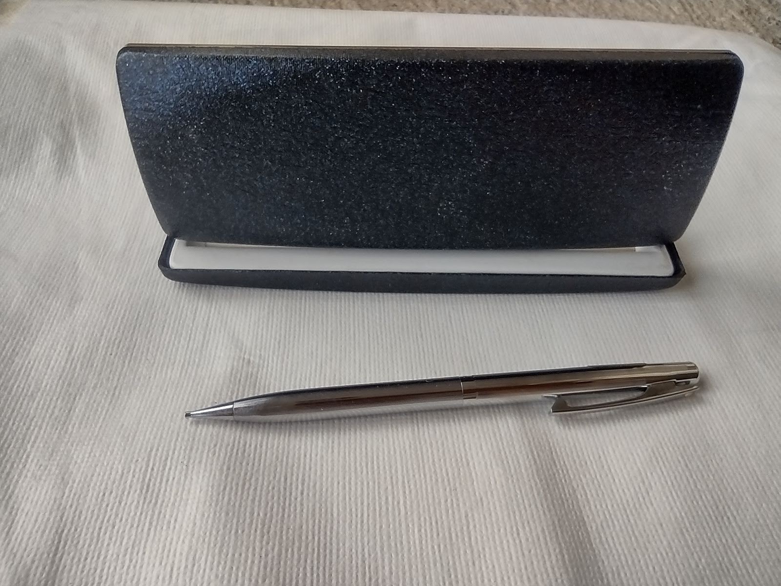 NEW 1970’s SHEAFFER MECHANICAL PENCIL 506 WHITE DOT SILVER CHROME USA HARD BOX