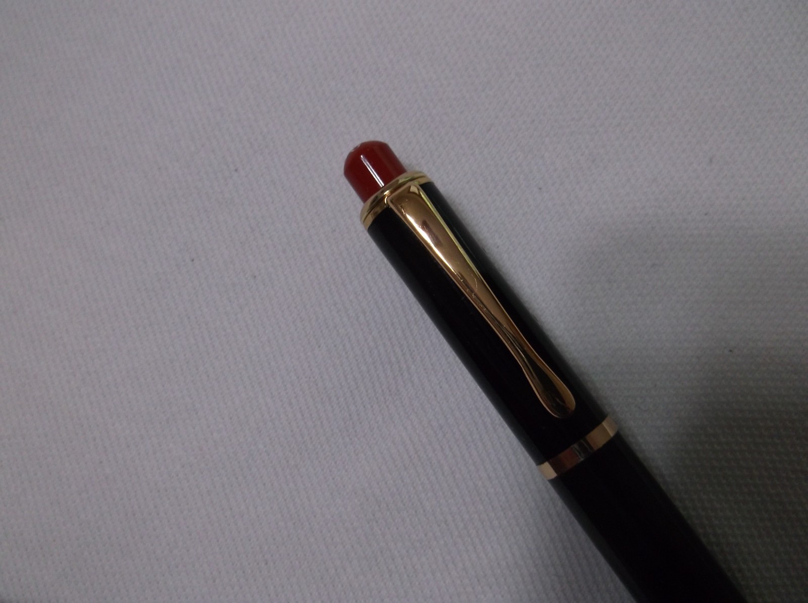 MONTBLANC PIX # 372 BLACK MECHANCIAL PENCIL WITH RED PUSH BUTTON/ 1.18 mm lead