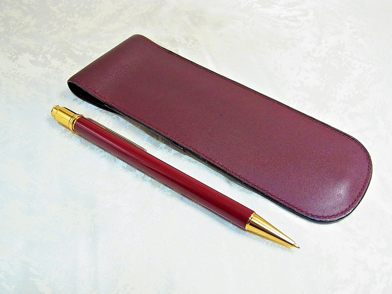 Cartier Must de Mechanical Pencil Click Action Bordeaux Gold with Leather Case