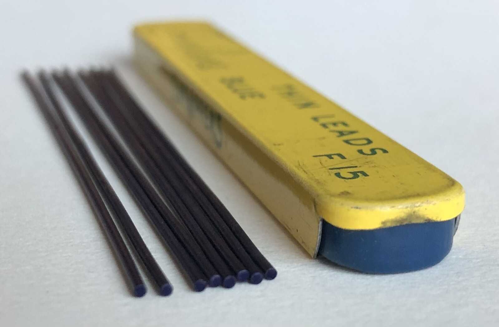 Vintage SHEAFFER Fineline Blue .9mm Mechanical Pencil Lead 8pk NOS Metal Tin USA